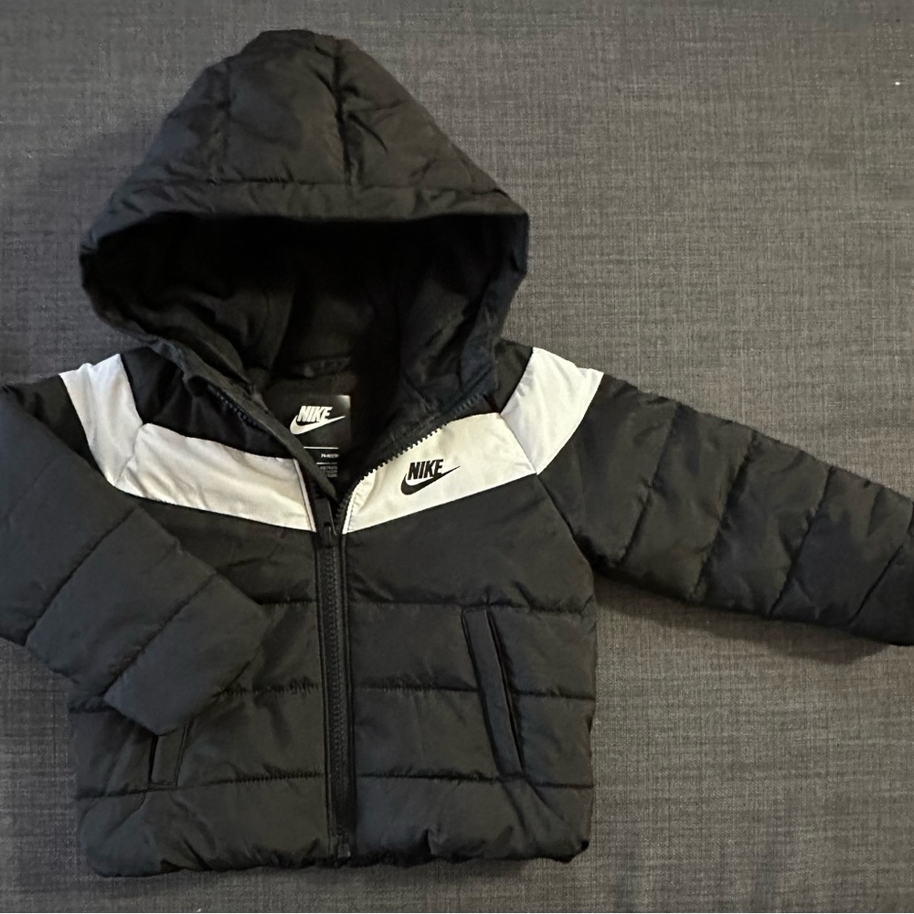 Boys 12M Nike Jackete